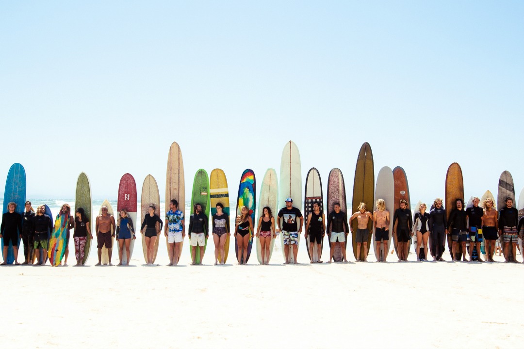 01Sunday- Corona-Party-Wave-Beth-4520_2.jpg